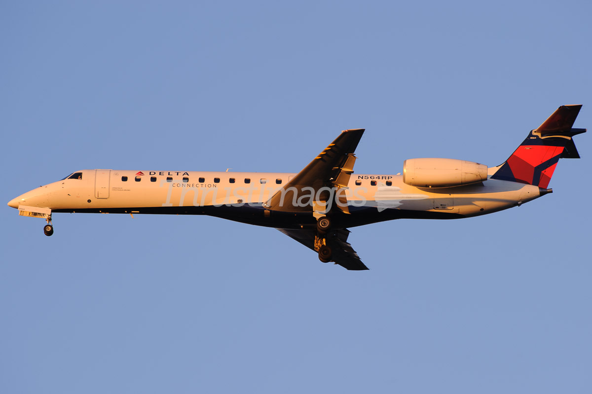 Embraer EMB-145LR (ERJ-145LR) N564RP (cn 145524)